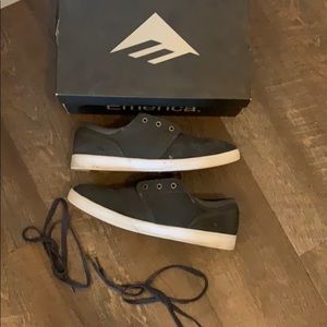 Figgy Emerica shoe in grey white size 10.5